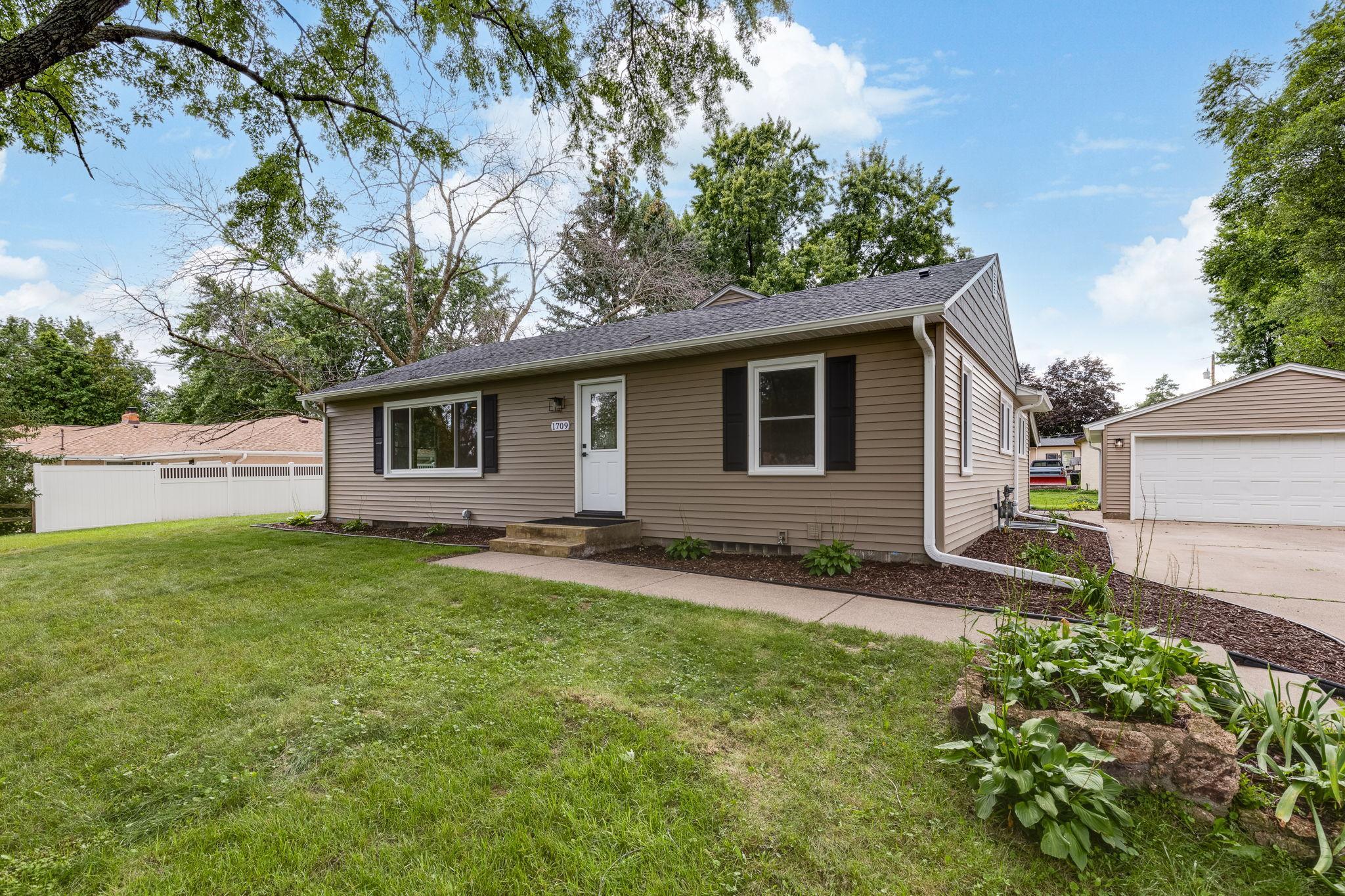 View of Residential at 1709 Duluth Street, Maplewood MN 55109, Maplewood - Mike Wilen | Minnesota Team Real Estate