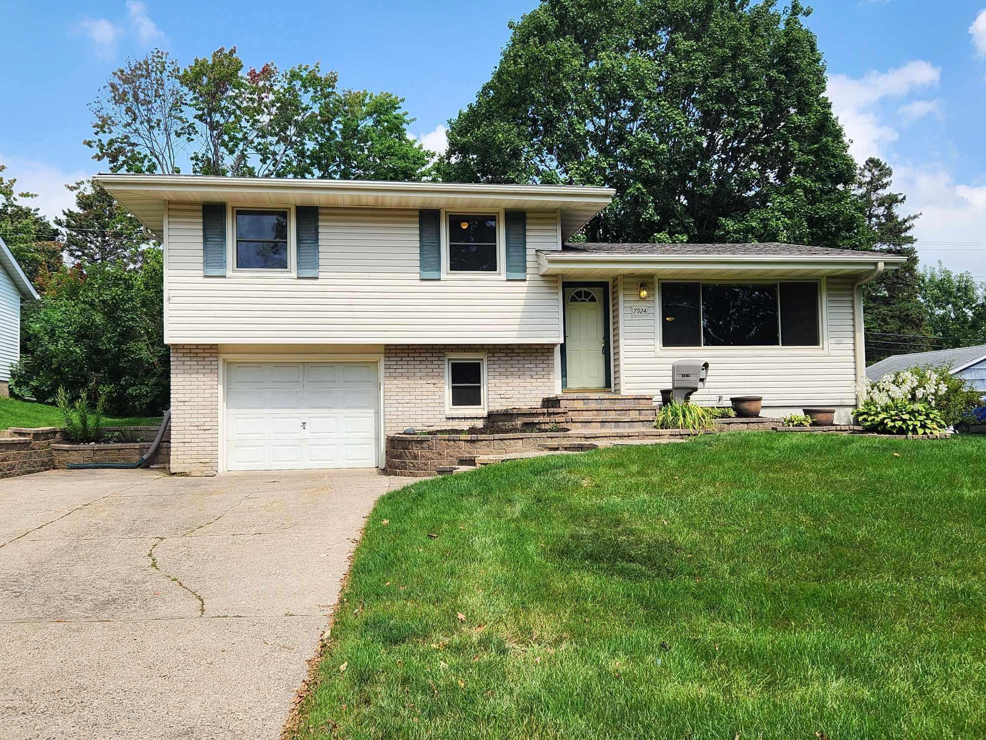 View of Residential at 7924 32nd Place, Crystal MN 55427, Crystal - Mike Wilen | Minnesota Team Real Estate
