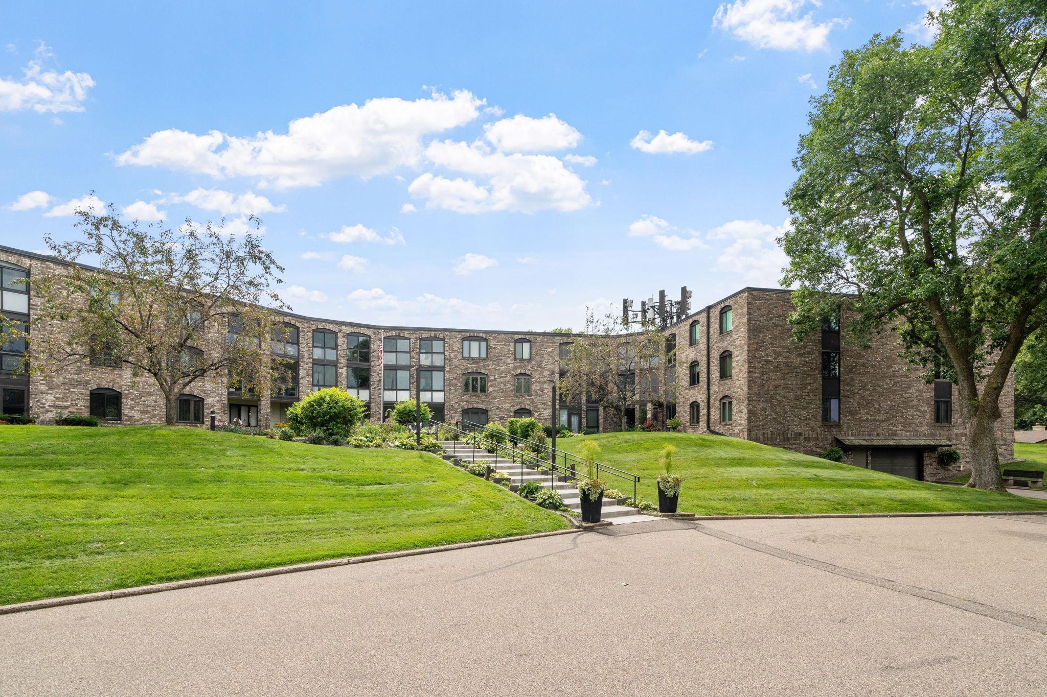 View of Residential at 1850 Eagle Ridge Drive #E201, West Saint Paul MN 55118, West Saint Paul - Mike Wilen | Minnesota Team Real Estate