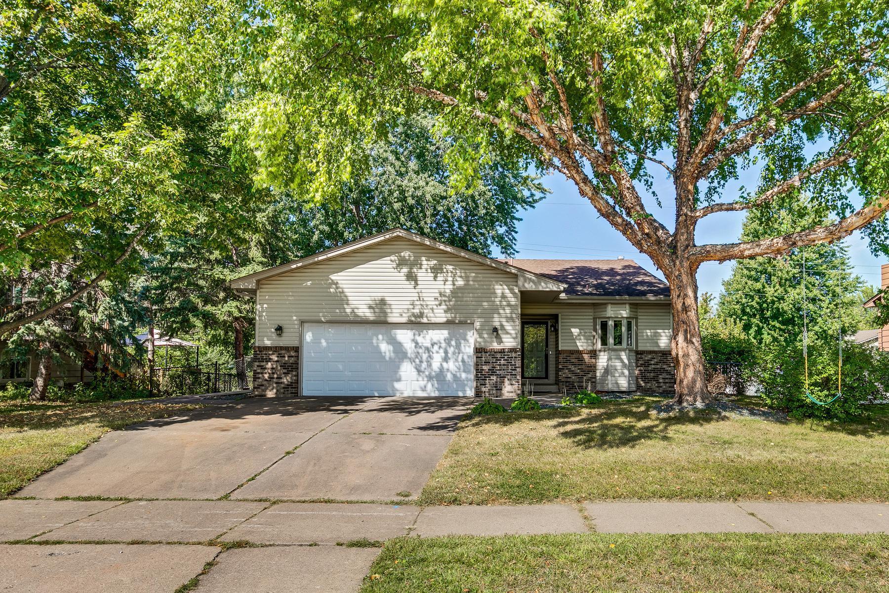 View of Residential at 267 Oakwood Drive, Shoreview MN 55126, Shoreview - Mike Wilen | Minnesota Team Real Estate