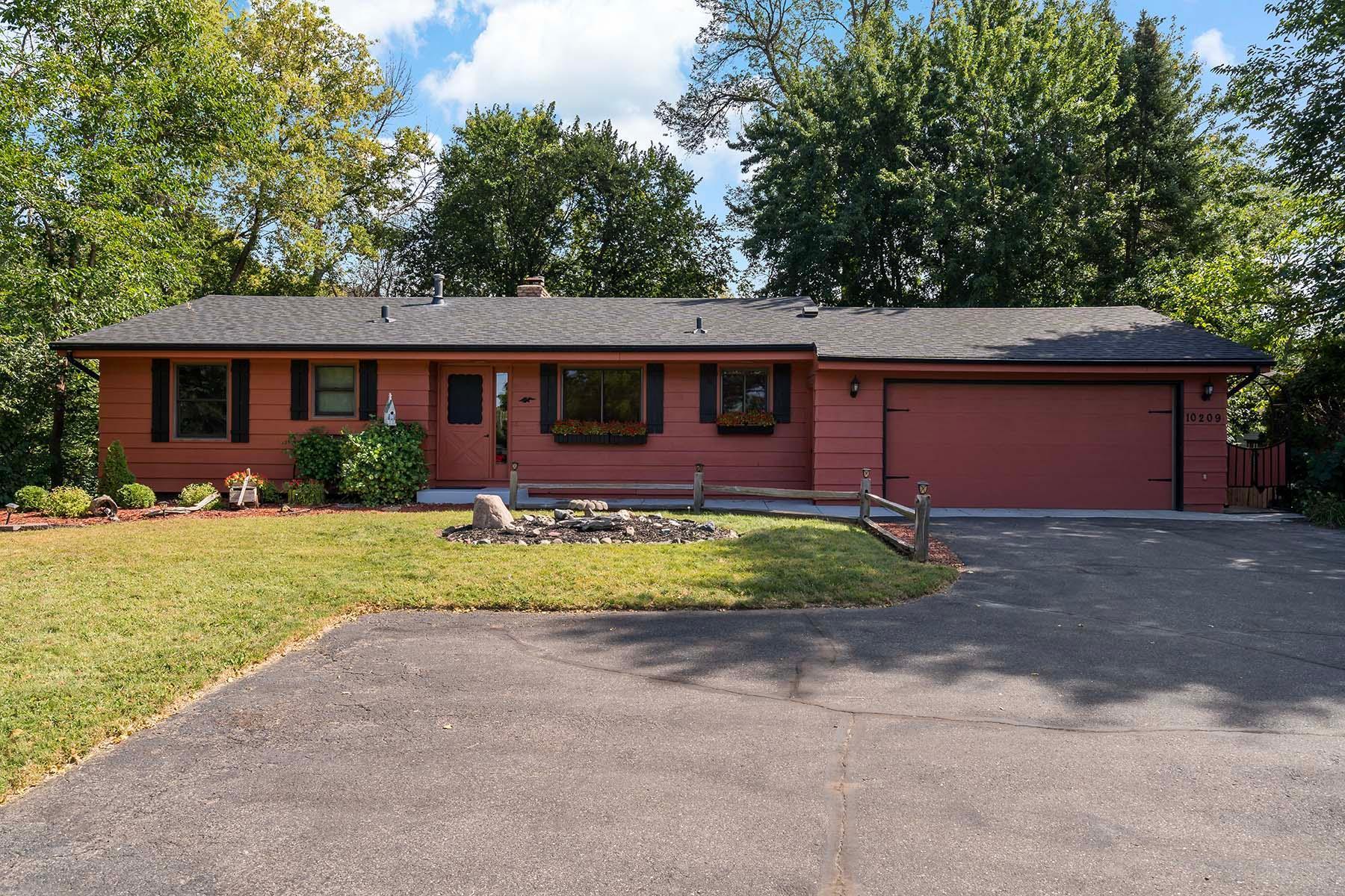 View of Residential at 10209 France Avenue, Bloomington MN 55431, Bloomington - Mike Wilen | Minnesota Team Real Estate