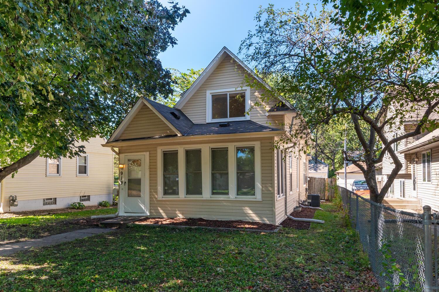 View of Residential at 919 26th Avenue, Minneapolis MN 55414, Minneapolis - Mike Wilen | Minnesota Team Real Estate