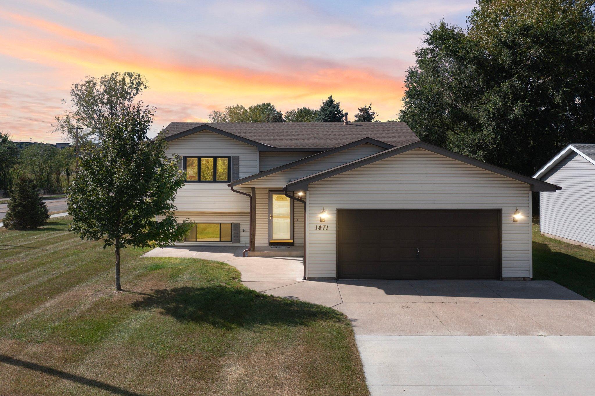 View of Residential at 1471 Oakdale Avenue, West Saint Paul MN 55118, West Saint Paul - Mike Wilen | Minnesota Team Real Estate