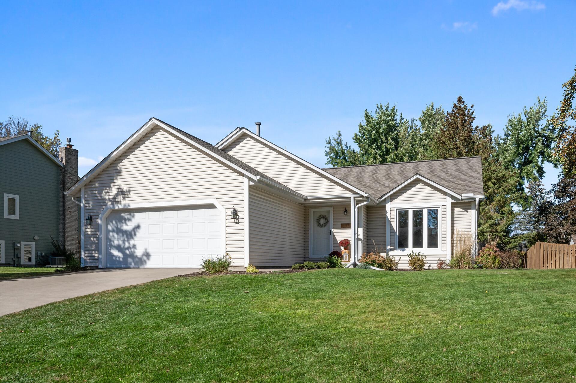 View of Residential at 215 Oakhill Drive, Shoreview MN 55126, Shoreview - Mike Wilen | Minnesota Team Real Estate