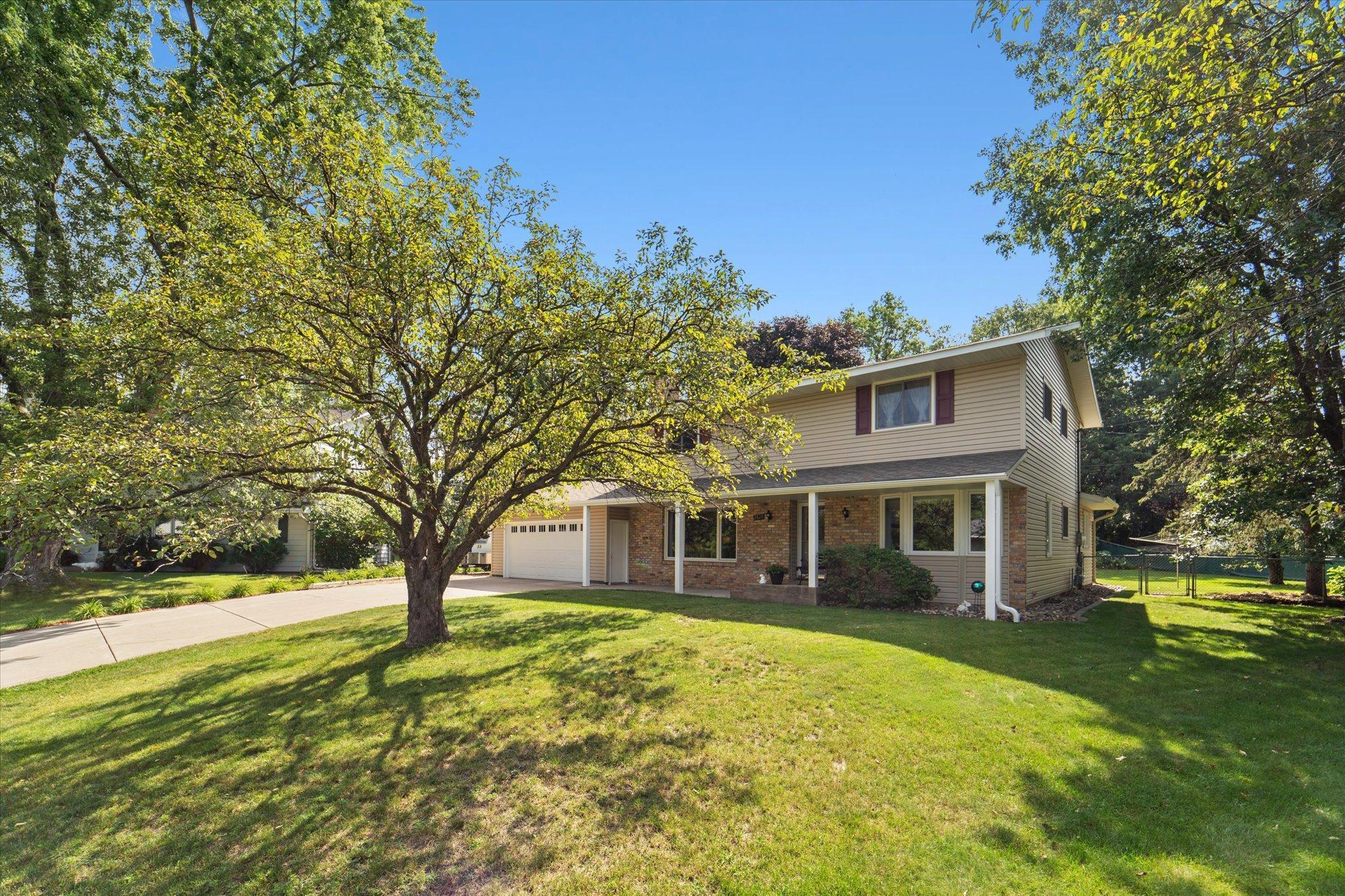 View of Residential at 2610 Oak Drive, White Bear Lake MN 55110, White Bear Lake - Mike Wilen | Minnesota Team Real Estate