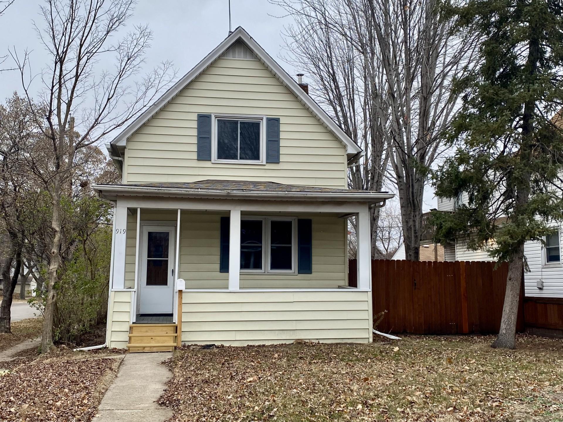 View of Residential at 919 Tuscarora Avenue, Saint Paul MN 55102, Saint Paul - Mike Wilen | Minnesota Team Real Estate