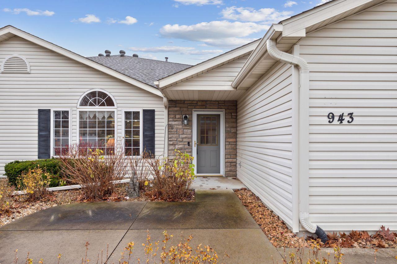 View of Residential at 943 Carriage Lane, Chaska MN 55318, Chaska - Mike Wilen | Minnesota Team Real Estate
