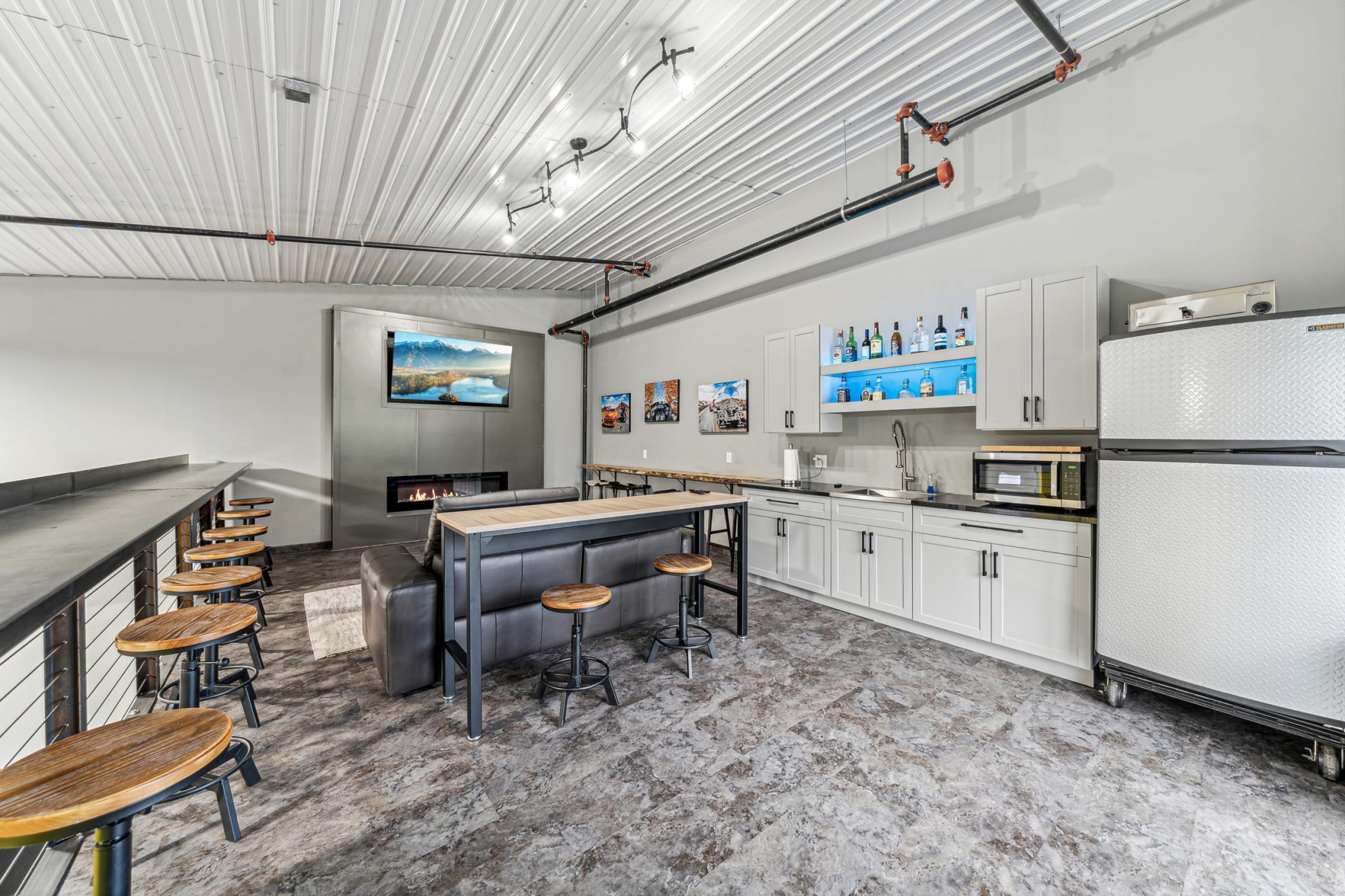 View of Commercial Sale at 721 Industrial Boulevard #D5, Watertown MN 55388, Watertown (11 of 17) - Mike Wilen | Minnesota Team Real Estate