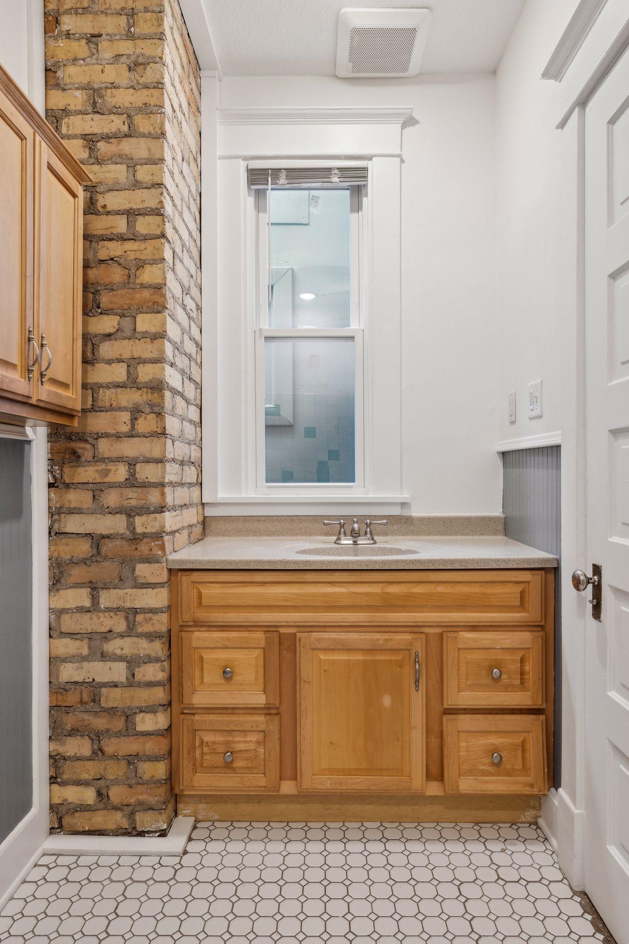 View of Residential Income at 2125 Harriet Avenue, Minneapolis MN 55405, Minneapolis (53 of 90) - Mike Wilen | Minnesota Team Real Estate