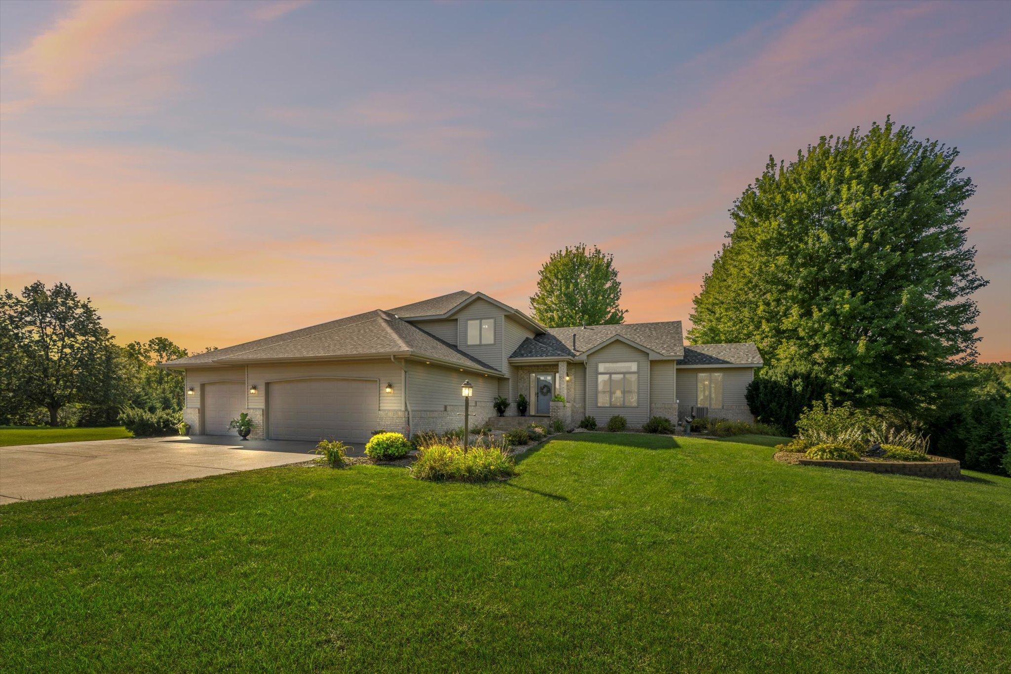 View of Residential at 926 Carriage Circle, Shakopee MN 55379, Shakopee - Mike Wilen | Minnesota Team Real Estate