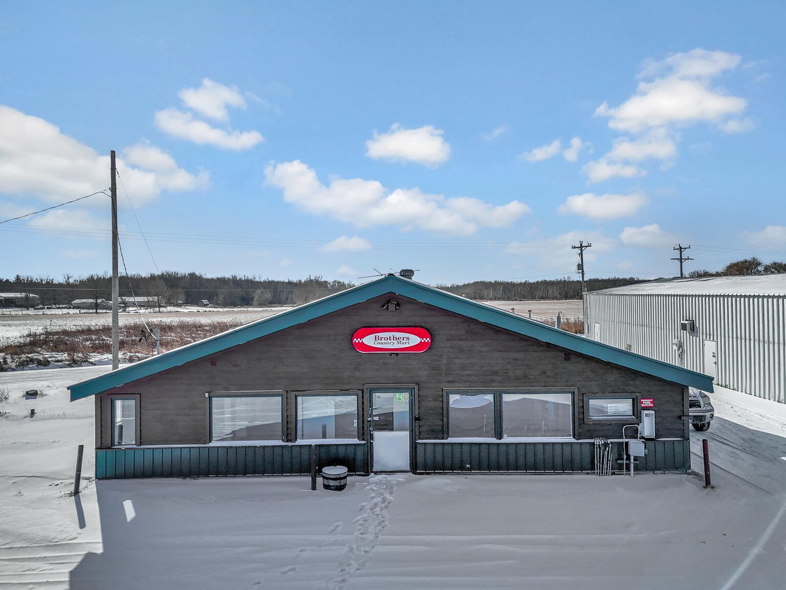 View of Commercial Sale at 17375 Lake Boulevard, Shafer MN 55074, Shafer (10 of 27) - Mike Wilen | Minnesota Team Real Estate