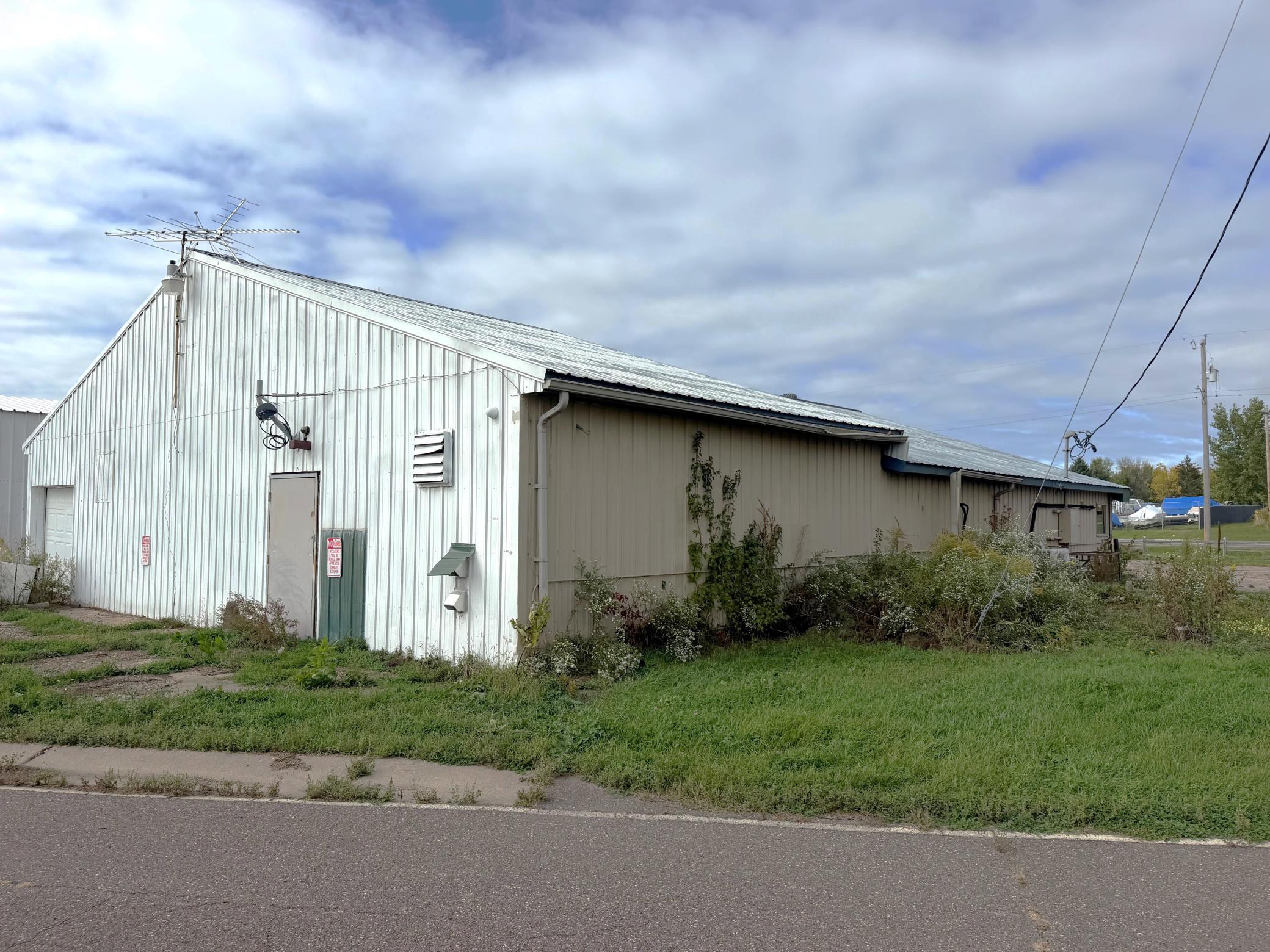 View of Commercial Sale at 17375 Lake Boulevard, Shafer MN 55074, Shafer (6 of 35) - Mike Wilen | Minnesota Team Real Estate