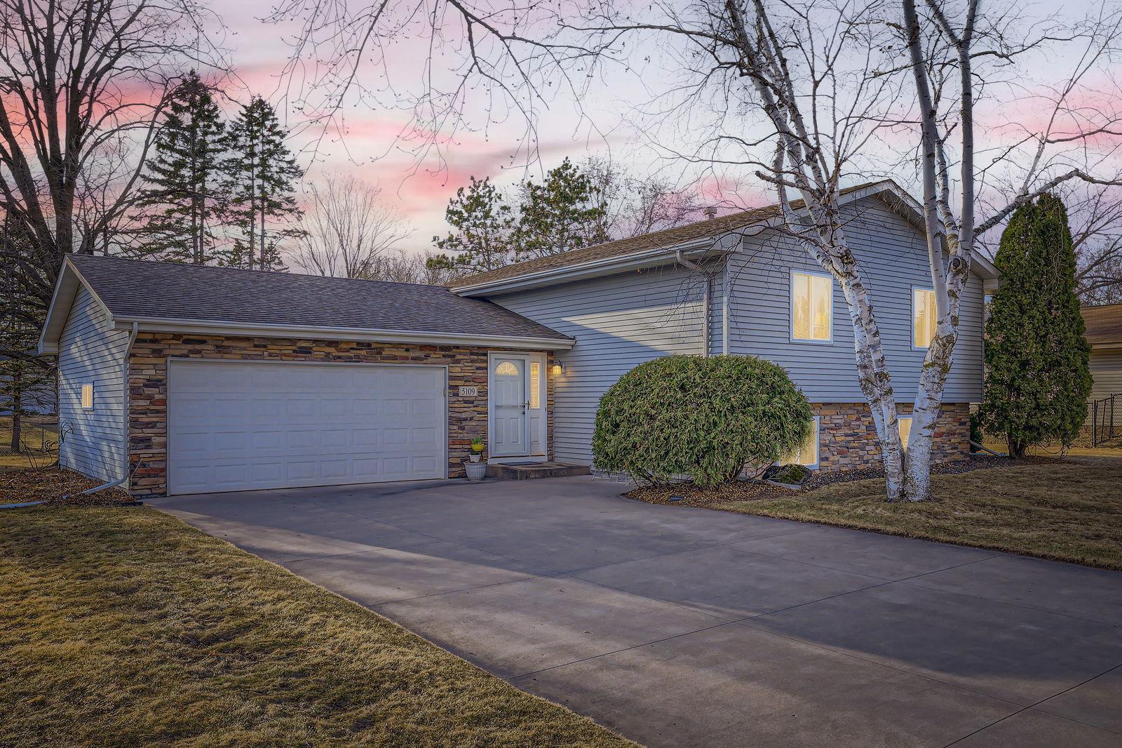 View of Residential at 5109 Sunnyside Road, Mounds View MN 55112, Mounds View - Mike Wilen | Minnesota Team Real Estate