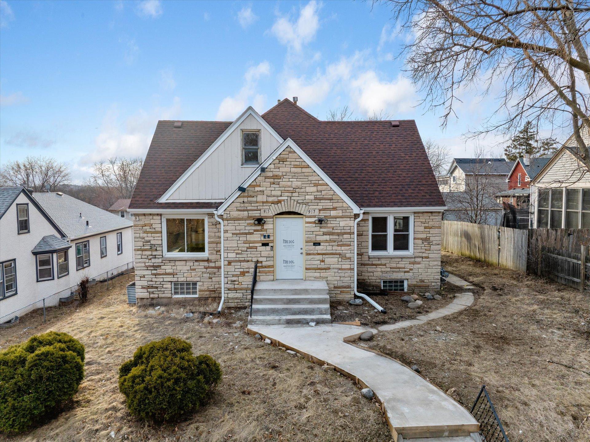 View of Residential Income at 915 Thomas Avenue, Minneapolis MN 55411, Minneapolis - Mike Wilen | Minnesota Team Real Estate