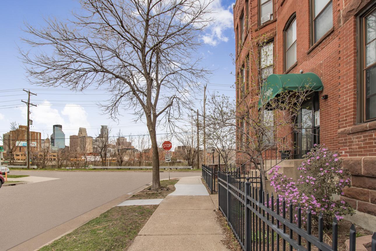 View of Residential at 1801 Elliot Avenue #5, Minneapolis MN 55404, Minneapolis (3 of 32) - Mike Wilen | Minnesota Team Real Estate
