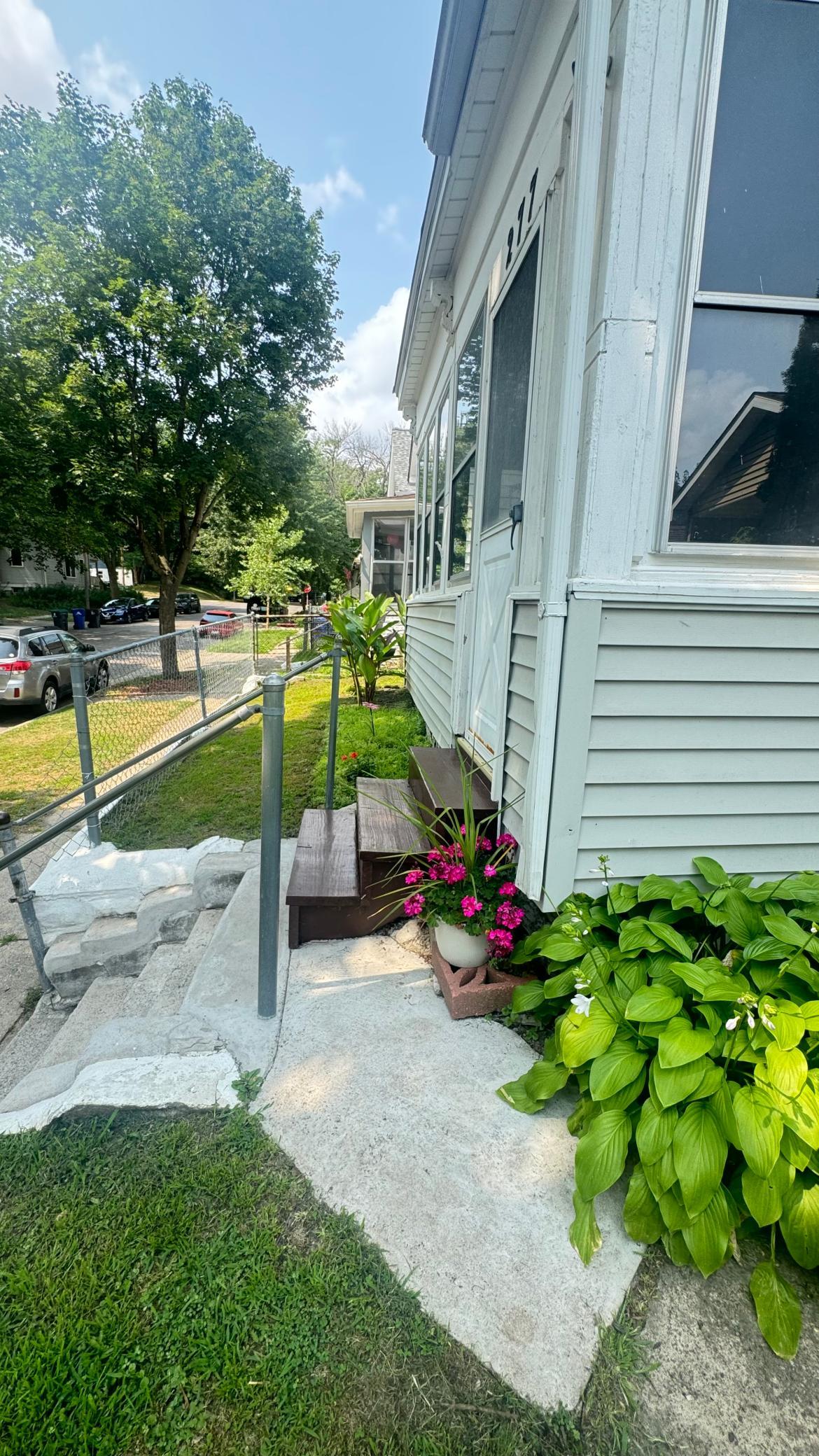 View of Residential at 277 Morton Street, Saint Paul MN 55107, Saint Paul (3 of 30) - Mike Wilen | Minnesota Team Real Estate