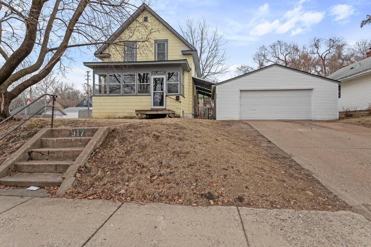 View of Residential at 917 Thomas Avenue, Saint Paul MN 55104, Saint Paul - Mike Wilen | Minnesota Team Real Estate