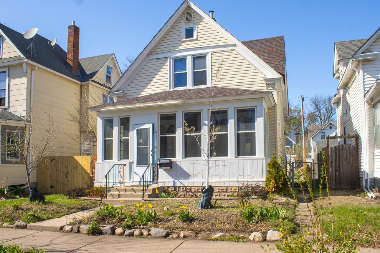 View of Residential at 925 Thomas Avenue, Saint Paul MN 55104, Saint Paul - Mike Wilen | Minnesota Team Real Estate