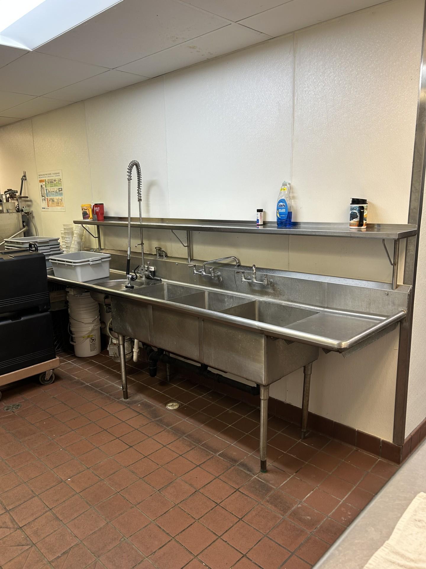 View of Commercial Sale at 5920 Neal Avenue, Oak Park Heights MN 55082, Oak Park Heights (9 of 11) - Mike Wilen | Minnesota Team Real Estate