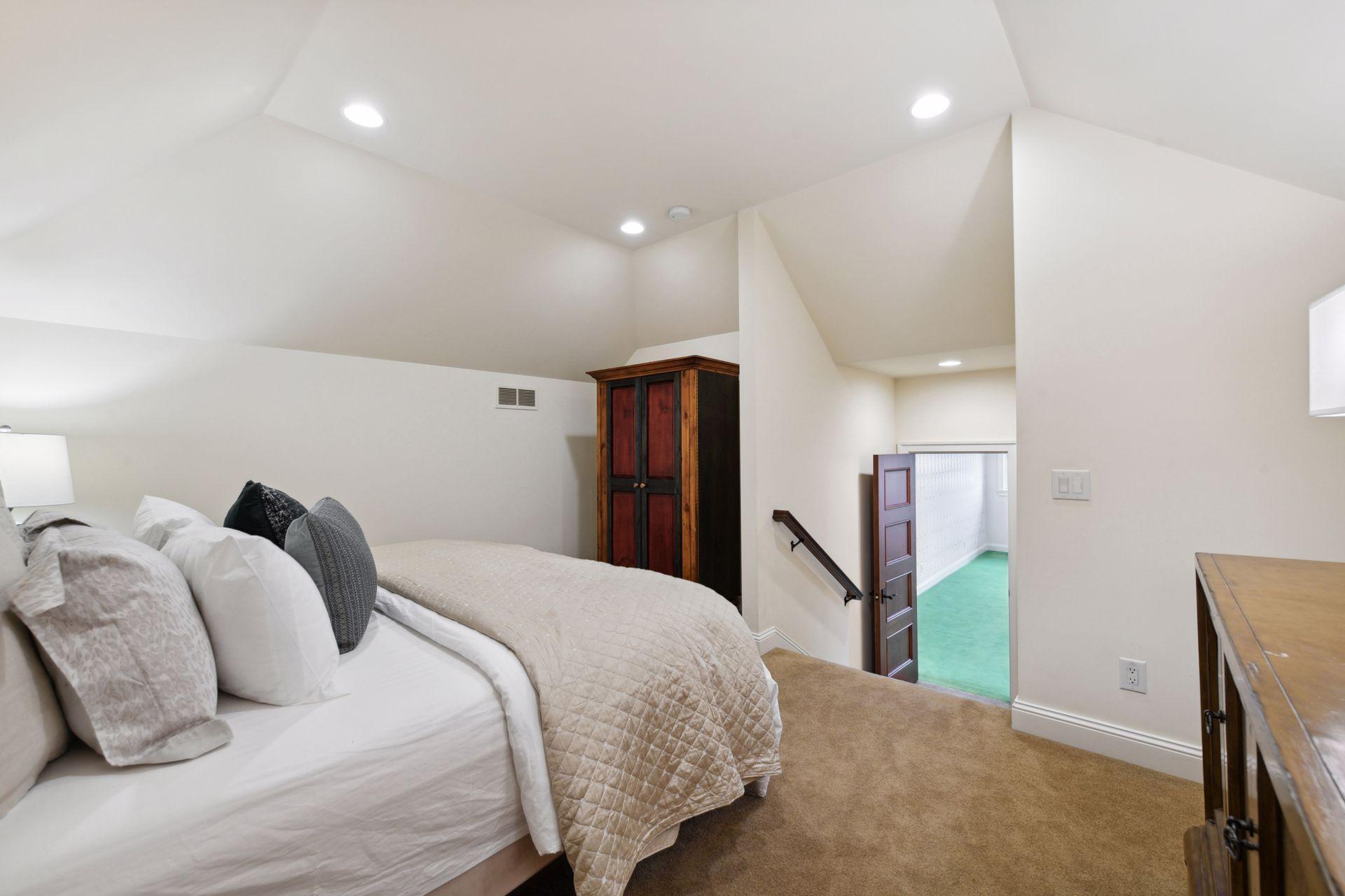 View of Residential at 3408 Zenith Avenue, Minneapolis MN 55416, Minneapolis (75 of 139) - Mike Wilen | Minnesota Team Real Estate