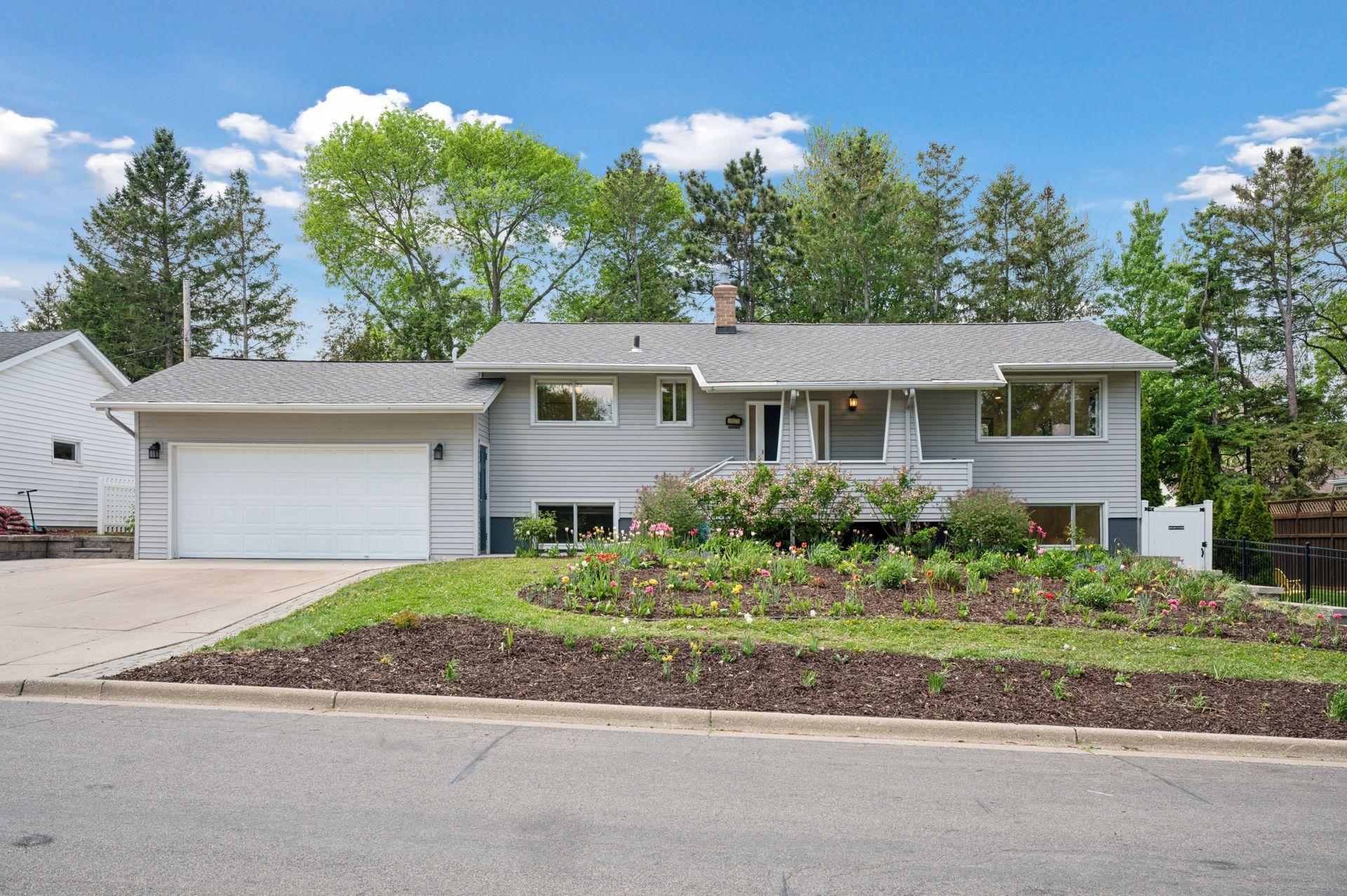 View of Residential at 2837 Lakeview Avenue, Roseville MN 55113, Roseville - Mike Wilen | Minnesota Team Real Estate