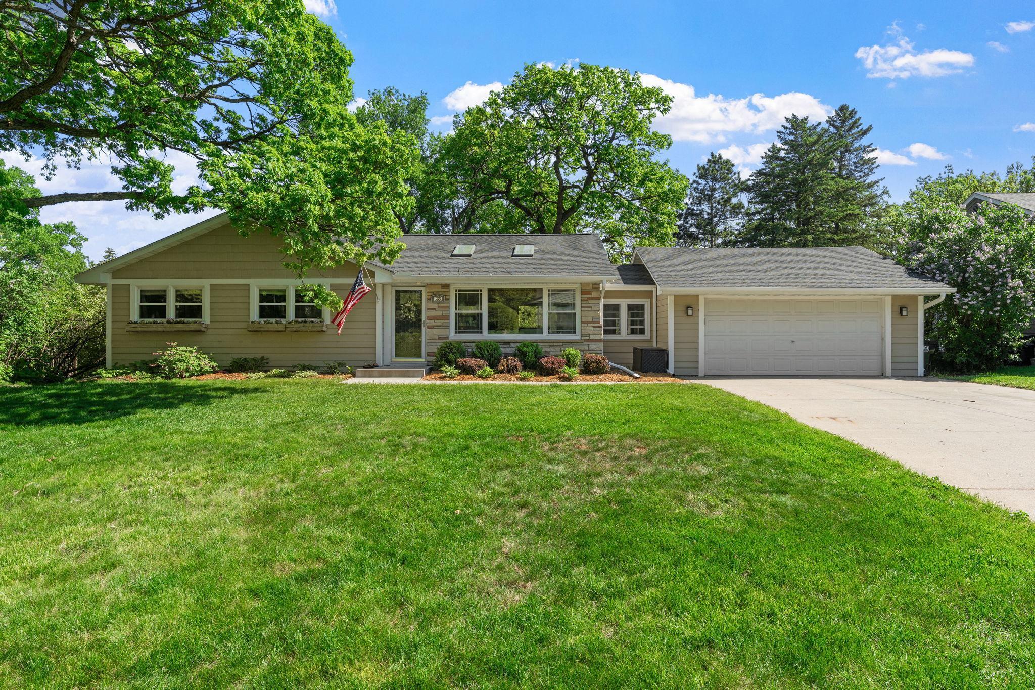 View of Residential at 1669 Glenview Court, Arden Hills MN 55112, Arden Hills - Mike Wilen | Minnesota Team Real Estate