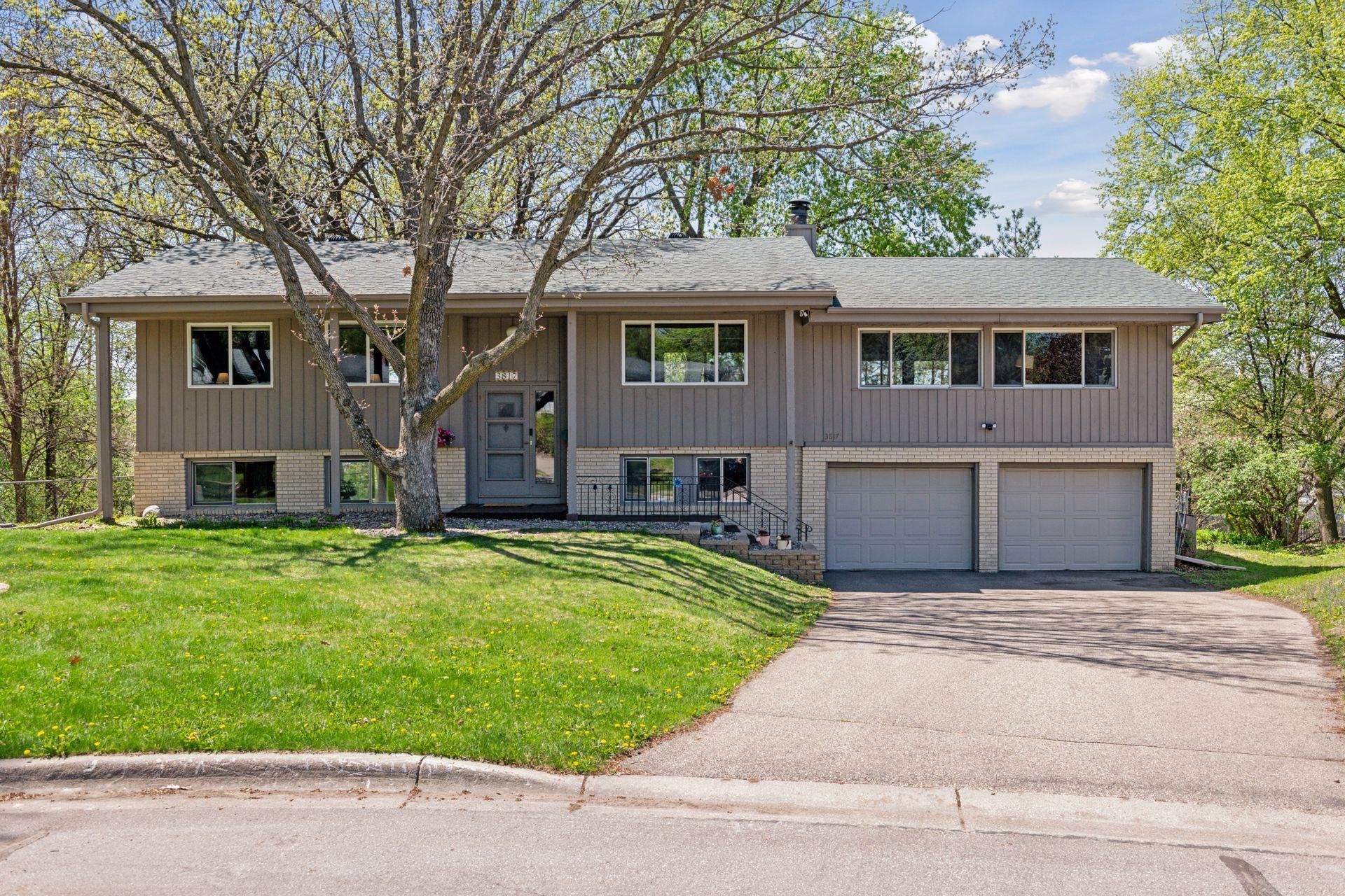View of Residential at 3817 Shepherd Hills Circle, Bloomington MN 55431, Bloomington - Mike Wilen | Minnesota Team Real Estate