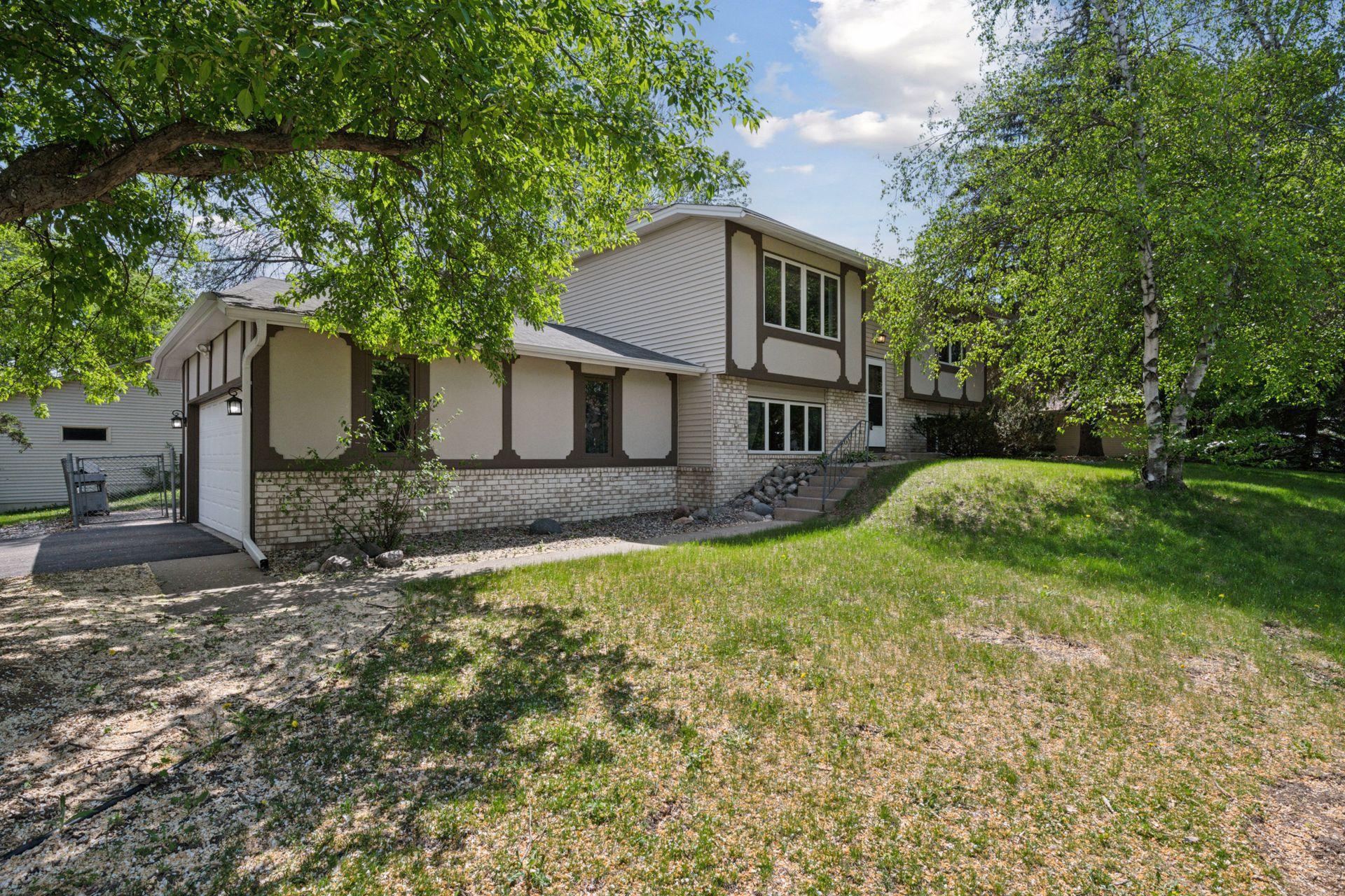 View of Residential at 17427 Cherry Drive, Eden Prairie MN 55346, Eden Prairie - Mike Wilen | Minnesota Team Real Estate