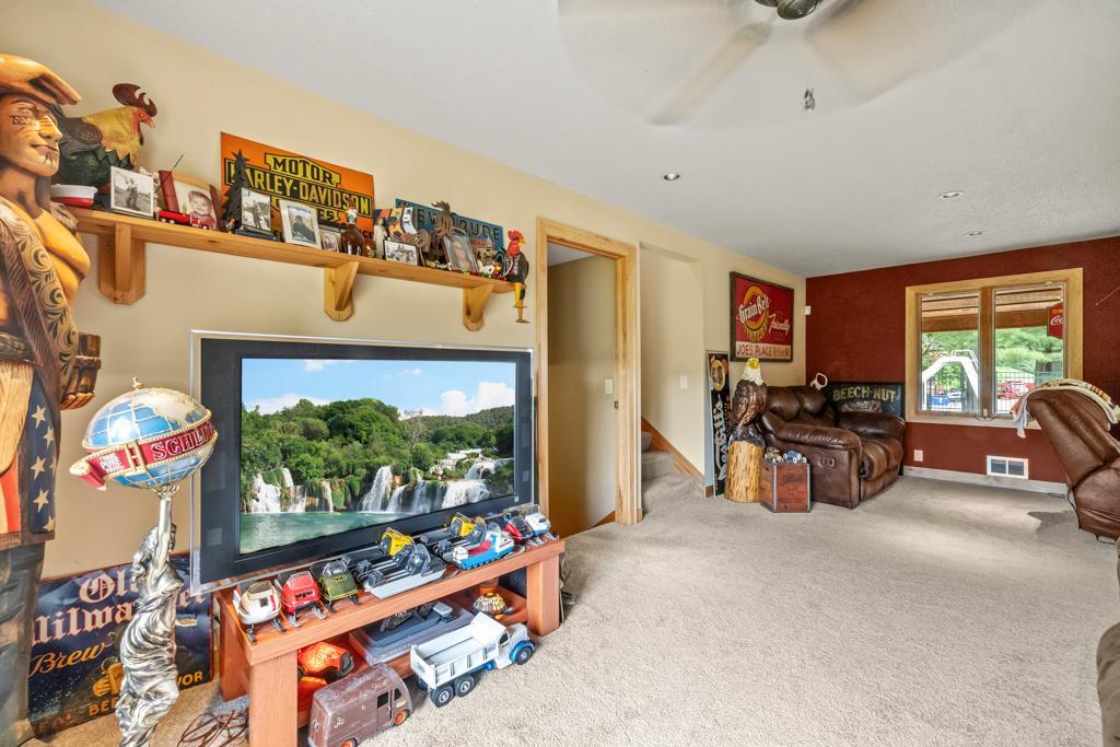 View of Residential at 2511 Carver Avenue, Maplewood MN 55119, Maplewood (19 of 69) - Mike Wilen | Minnesota Team Real Estate