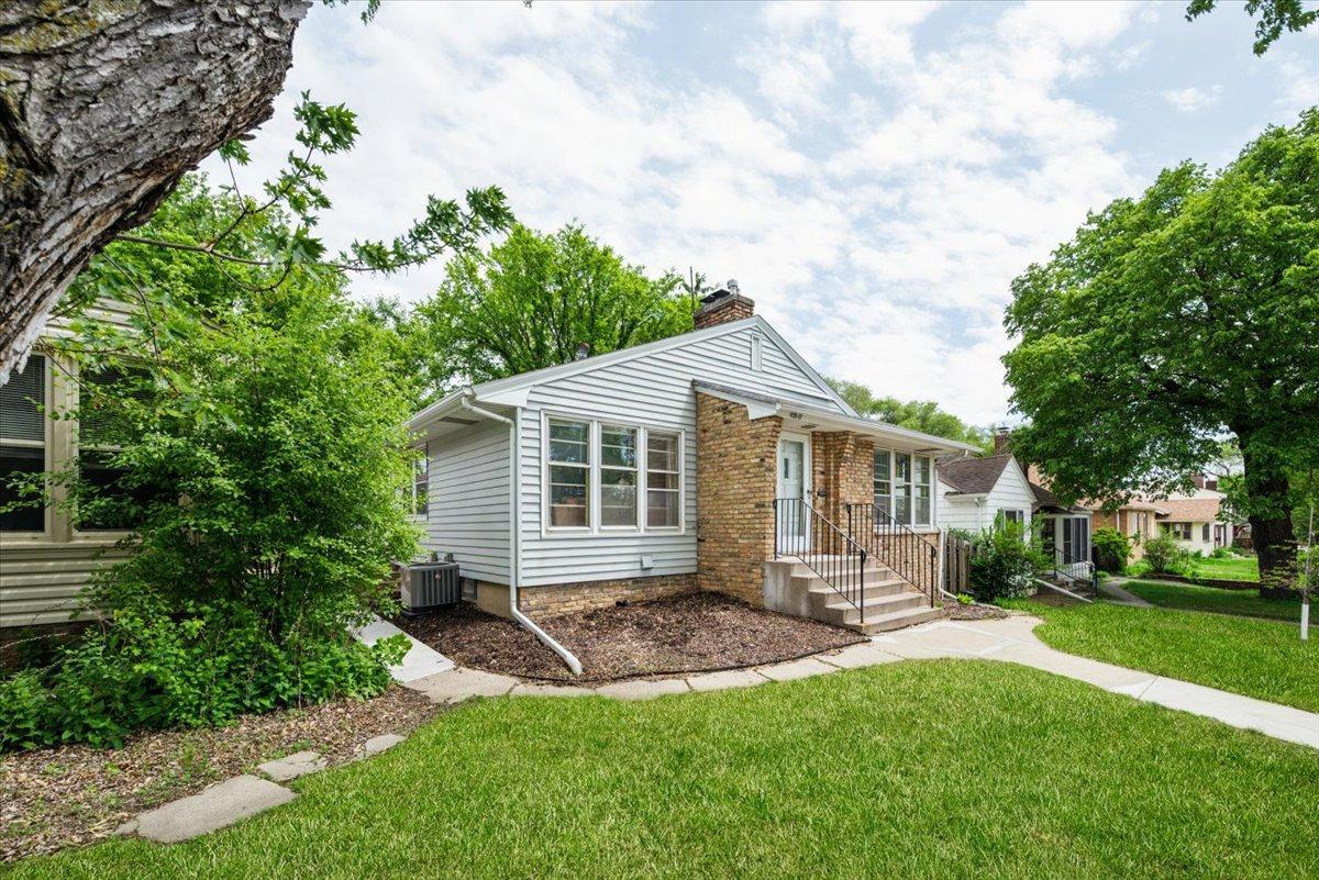 View of Residential Income at 4707 France Avenue, Minneapolis MN 55410, Minneapolis - Mike Wilen | Minnesota Team Real Estate