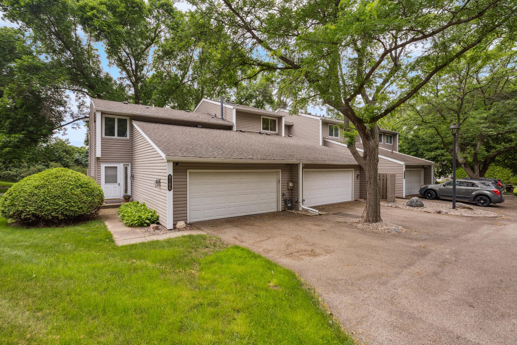 View of Residential at 9106 Neill Lake Road, Eden Prairie MN 55347, Eden Prairie - Mike Wilen | Minnesota Team Real Estate