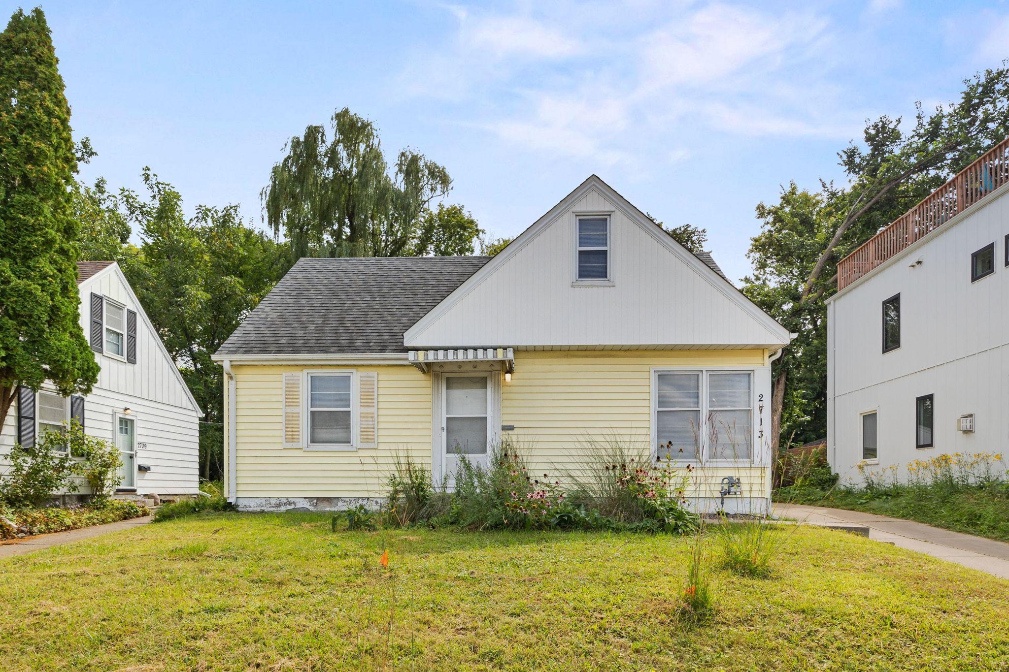 View of Residential at 2713 Glenwood Avenue, Minneapolis MN 55405, Minneapolis - Mike Wilen | Minnesota Team Real Estate