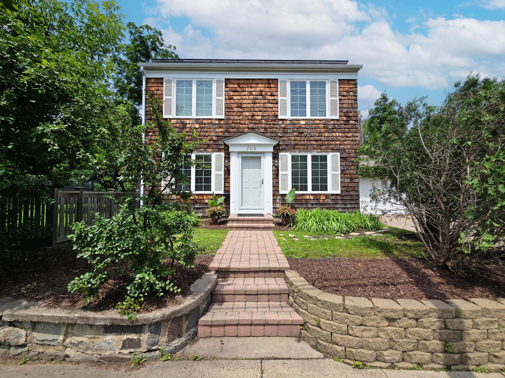 View of Residential at 709 Wayzata Boulevard, Wayzata MN 55391, Wayzata - Mike Wilen | Minnesota Team Real Estate