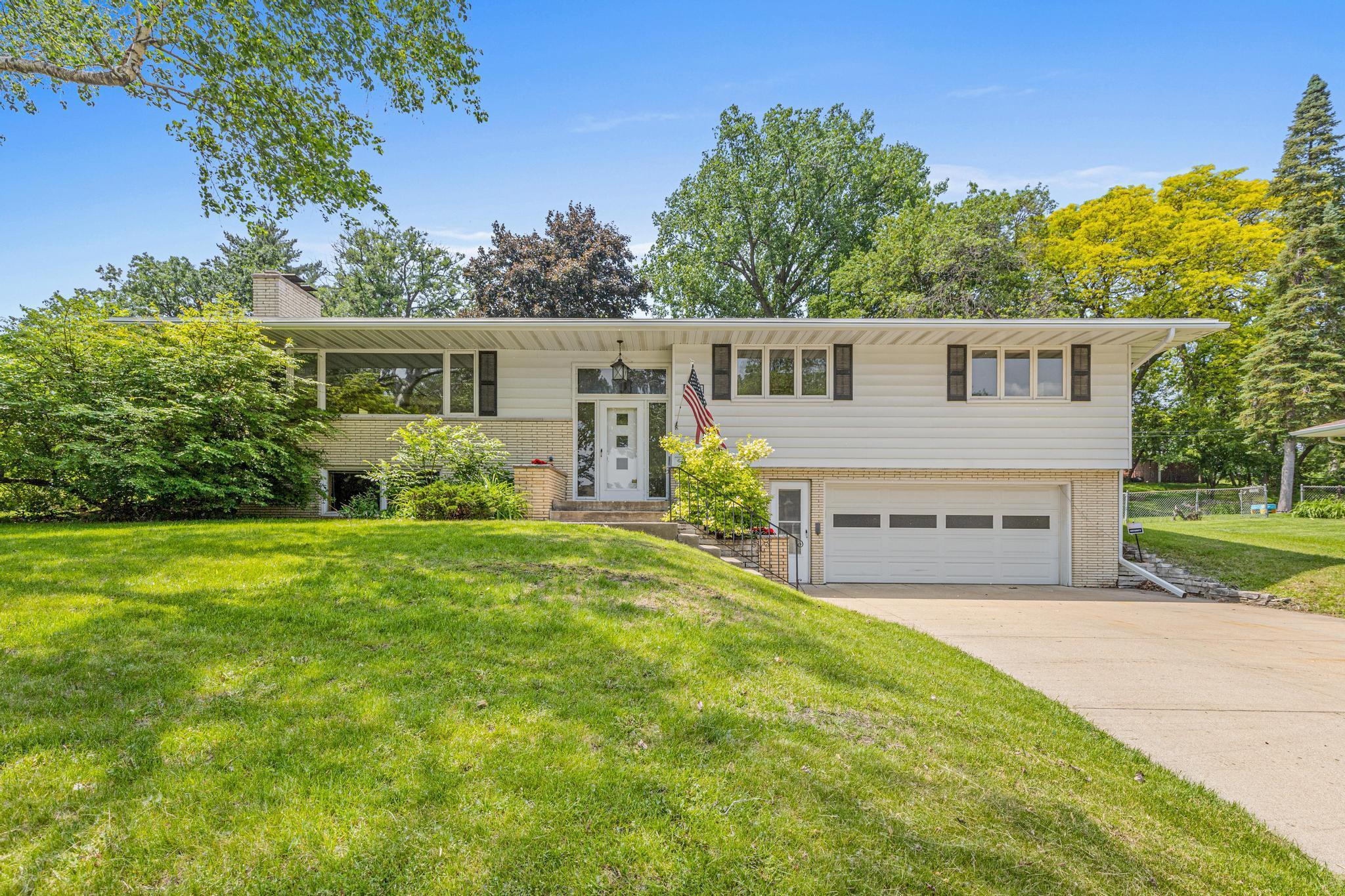 View of Residential at 6808 Hillside Lane, Edina MN 55439, Edina - Mike Wilen | Minnesota Team Real Estate