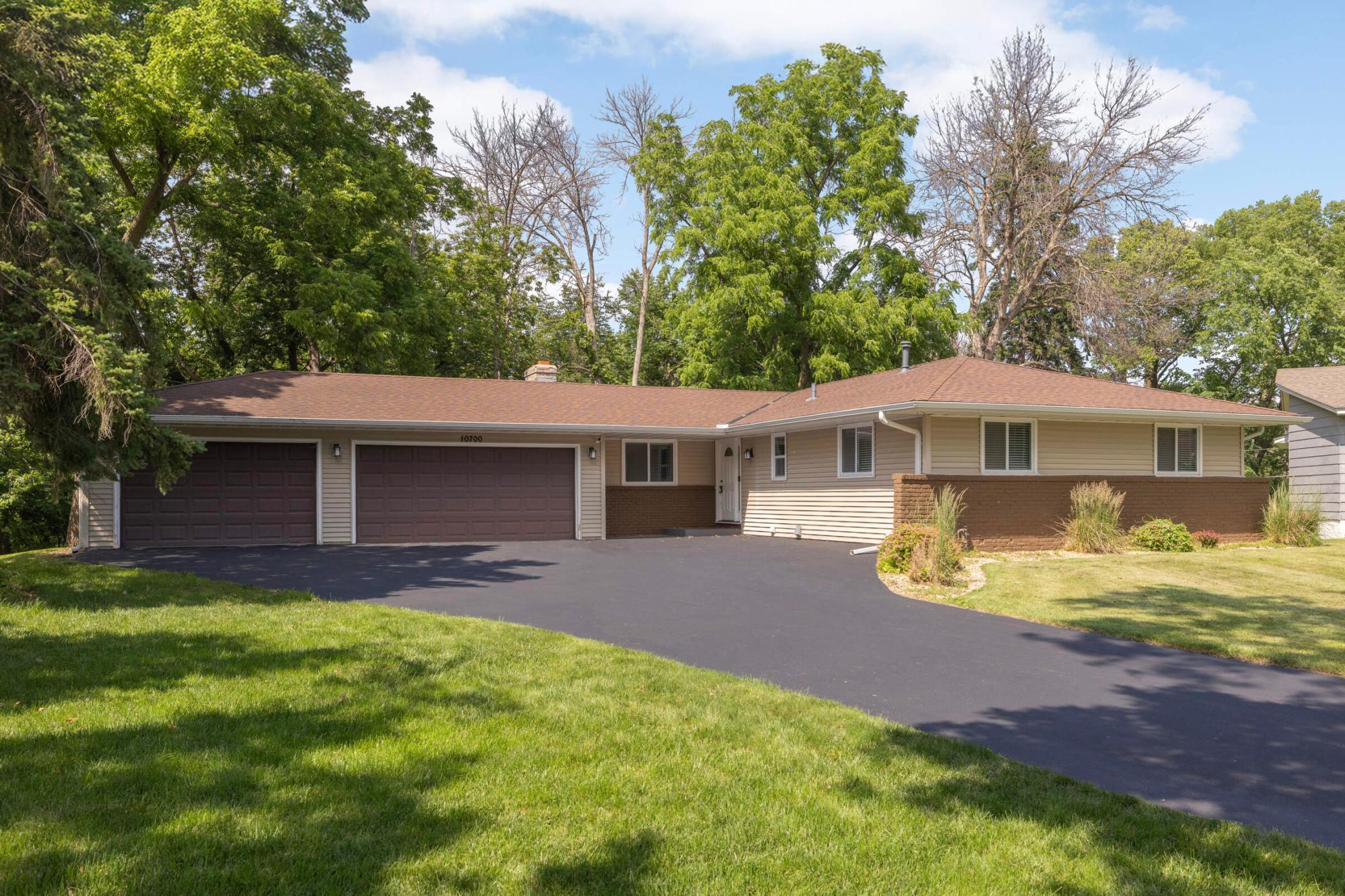 View of Residential at 10700 27th Avenue, Burnsville MN 55337, Burnsville - Mike Wilen | Minnesota Team Real Estate