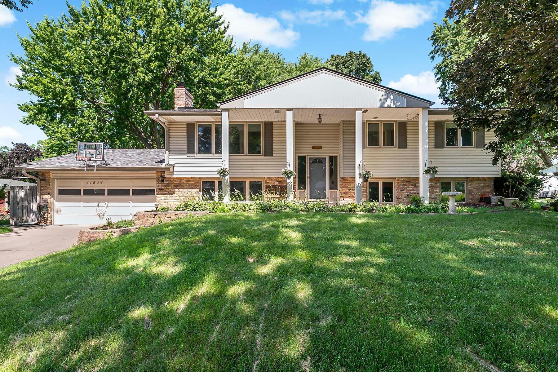 View of Residential at 11614 Ravoux Avenue, Burnsville MN 55337, Burnsville - Mike Wilen | Minnesota Team Real Estate