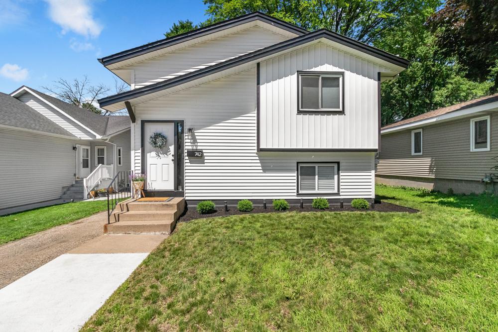 View of Residential at 742 Tyler Street, Minneapolis MN 55413, Minneapolis - Mike Wilen | Minnesota Team Real Estate