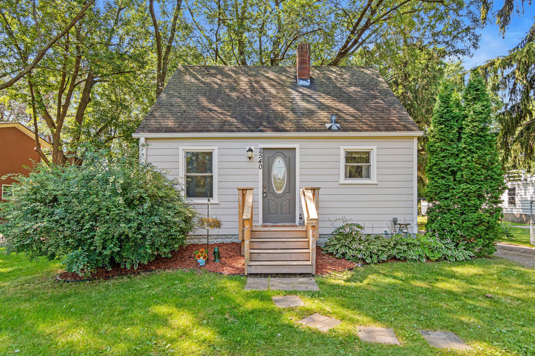 View of Residential at 2540 Stillwater Road, Maplewood MN 55119, Maplewood - Mike Wilen | Minnesota Team Real Estate