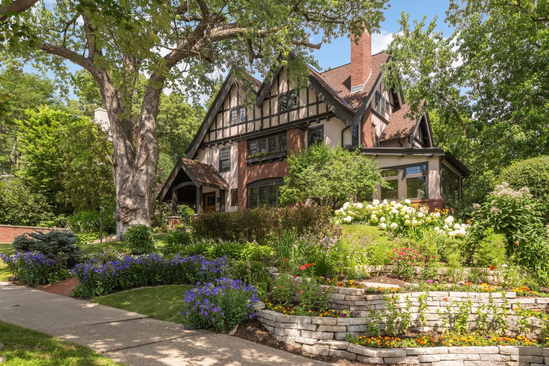 View of Residential at 2109 James Avenue, Minneapolis MN 55405, Minneapolis - Mike Wilen | Minnesota Team Real Estate