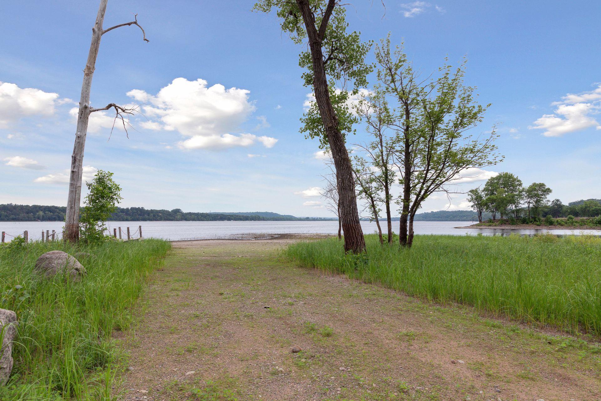 View of Residential at 560 Lakeside Bay Drive, Bayport MN 55003, Bayport (33 of 35) - Mike Wilen | Minnesota Team Real Estate