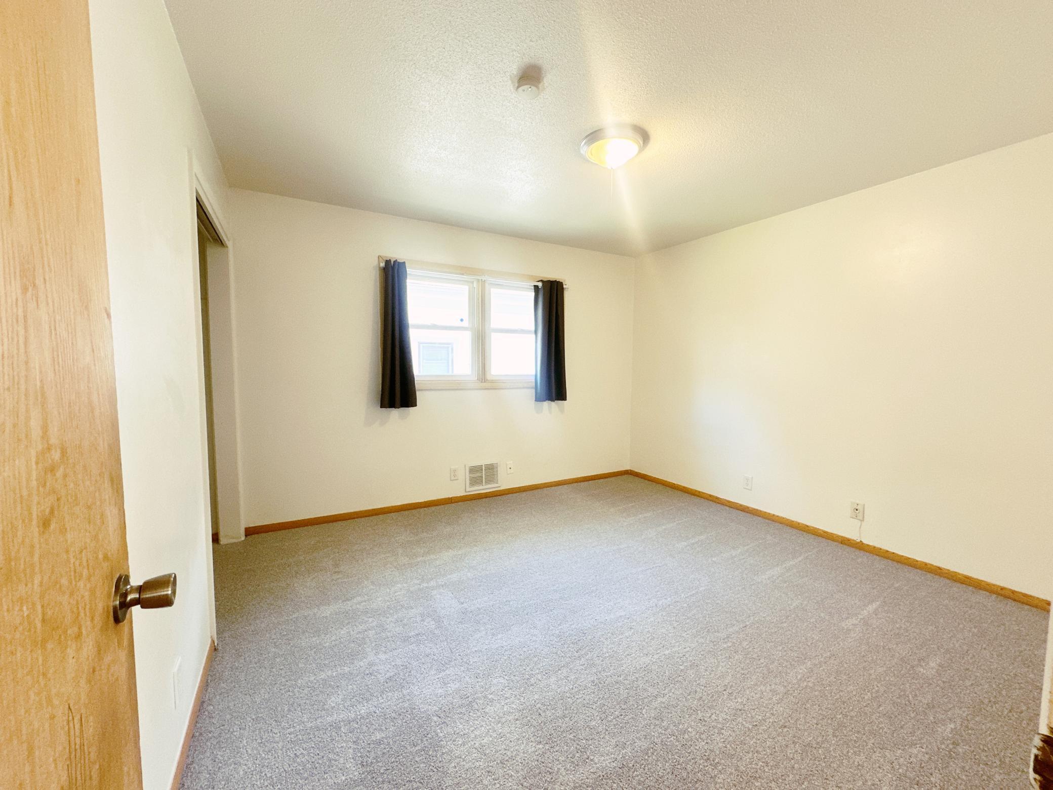 View of Residential Income at 1332 Logan Avenue, Minneapolis MN 55411, Minneapolis (23 of 24) - Mike Wilen | Minnesota Team Real Estate