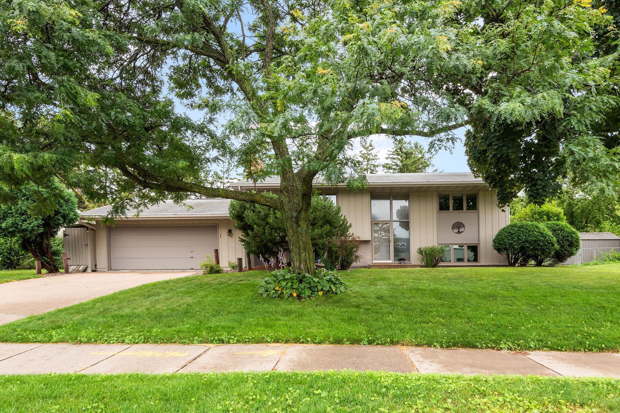 View of Residential at 8717 49th Avenue, New Hope MN 55428, New Hope - Mike Wilen | Minnesota Team Real Estate