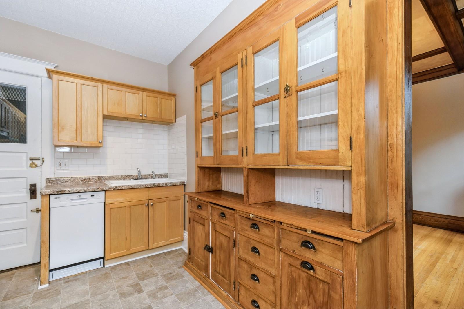 View of Residential at 304 Marshall Avenue #5, Saint Paul MN 55102, Saint Paul (11 of 16) - Mike Wilen | Minnesota Team Real Estate