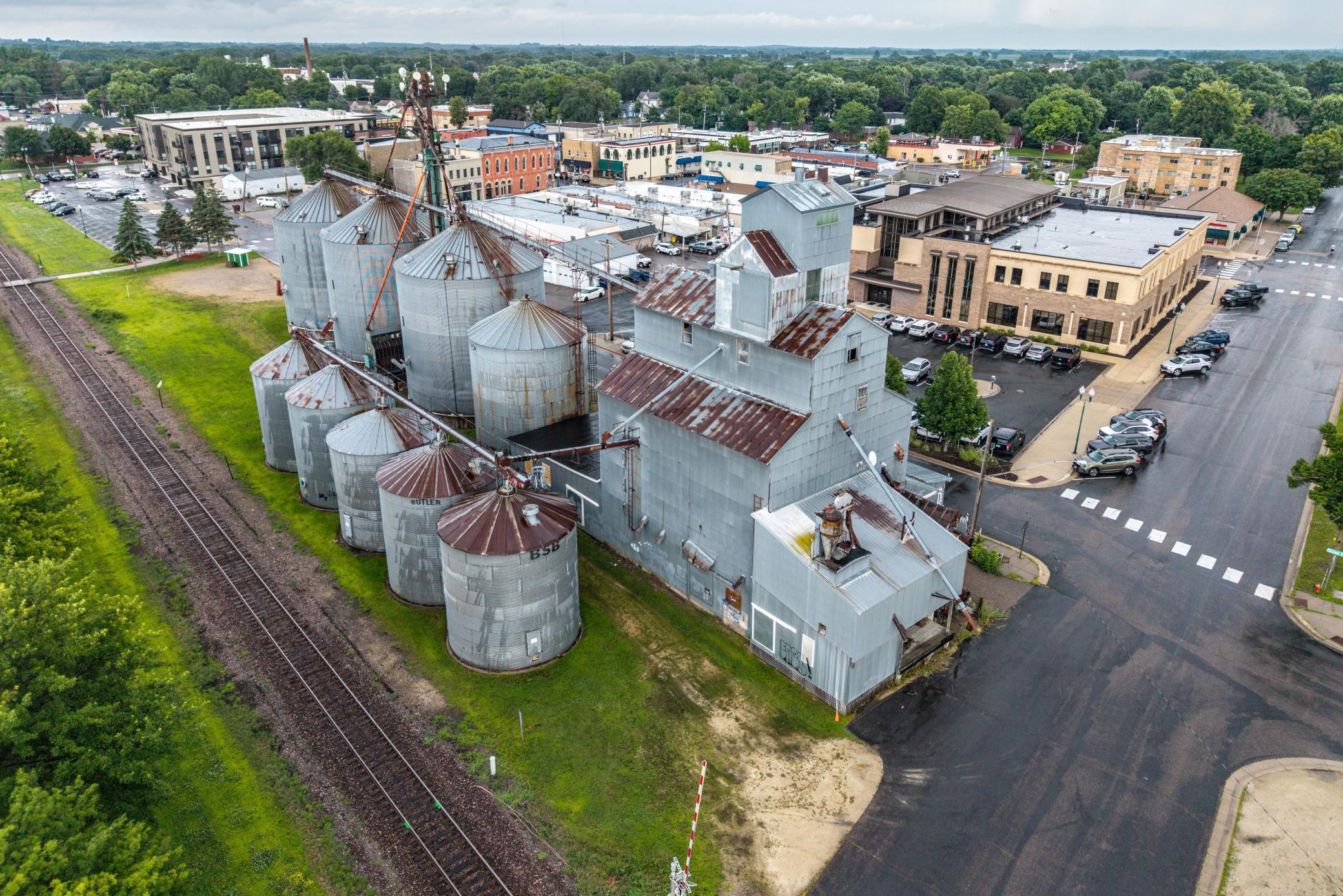 View of Commercial Sale at 420 2nd Street, Farmington MN 55024, Farmington (2 of 10) - Mike Wilen | Minnesota Team Real Estate
