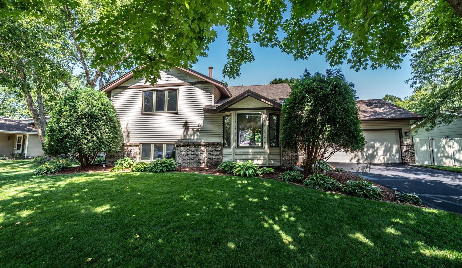 View of Residential at 917 Jefferson Lane, Eagan MN 55123, Eagan - Mike Wilen | Minnesota Team Real Estate