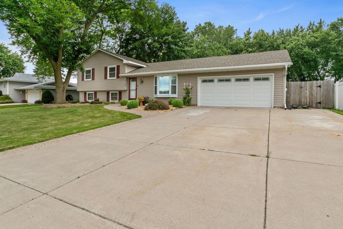 View of Residential at 8120 77th Street, Cottage Grove MN 55016, Cottage Grove - Mike Wilen | Minnesota Team Real Estate