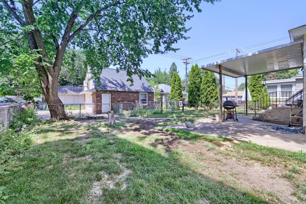 View of Residential at 3304 Grand Avenue, Minneapolis MN 55408, Minneapolis (28 of 29) - Mike Wilen | Minnesota Team Real Estate