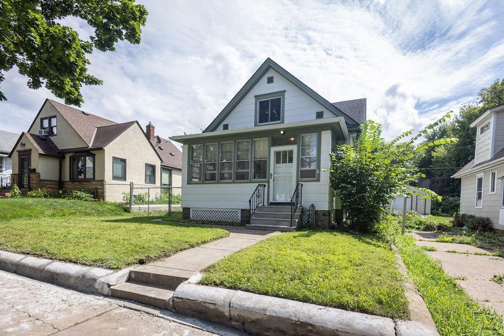 View of Residential at 978 Geranium Avenue, Saint Paul MN 55106, Saint Paul - Mike Wilen | Minnesota Team Real Estate