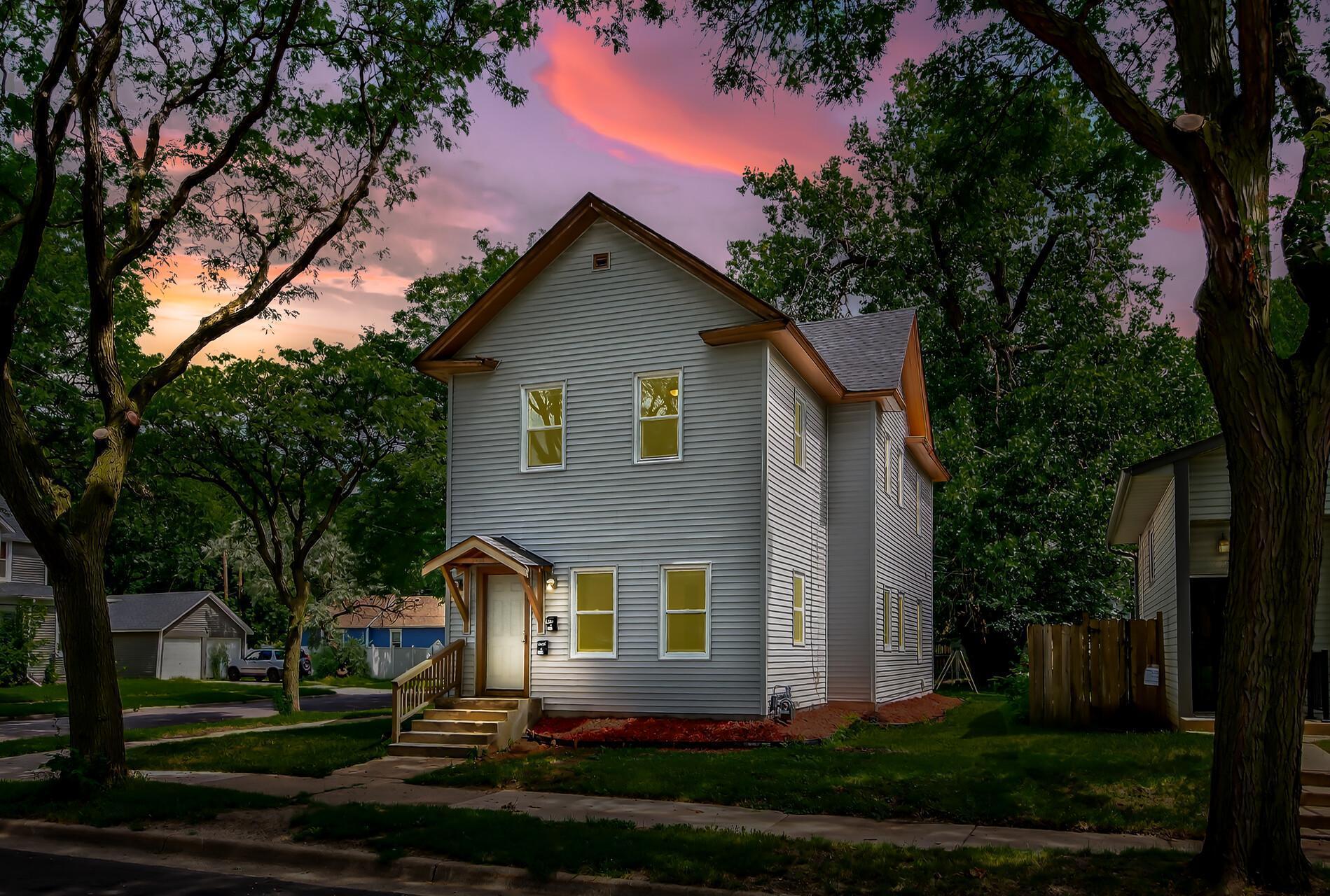 View of Residential Income at 1430 Irving Avenue, Minneapolis MN 55411, Minneapolis - Mike Wilen | Minnesota Team Real Estate