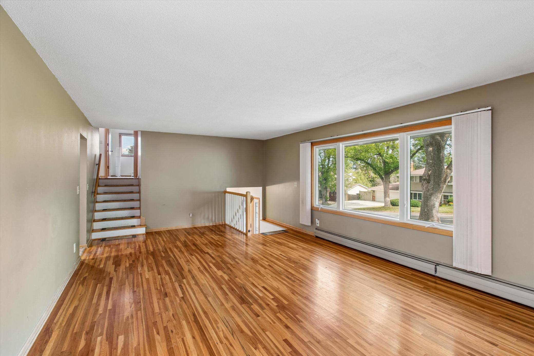 View of Residential at 10930 Radisson Drive, Burnsville MN 55337, Burnsville (13 of 41) - Mike Wilen | Minnesota Team Real Estate